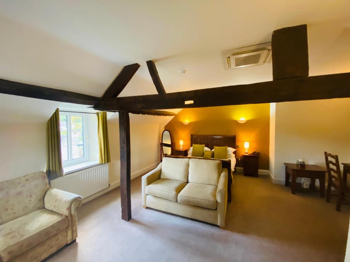 Old Rectory Country Hotel คริกเฮาเวลล์ ภายนอก รูปภาพ